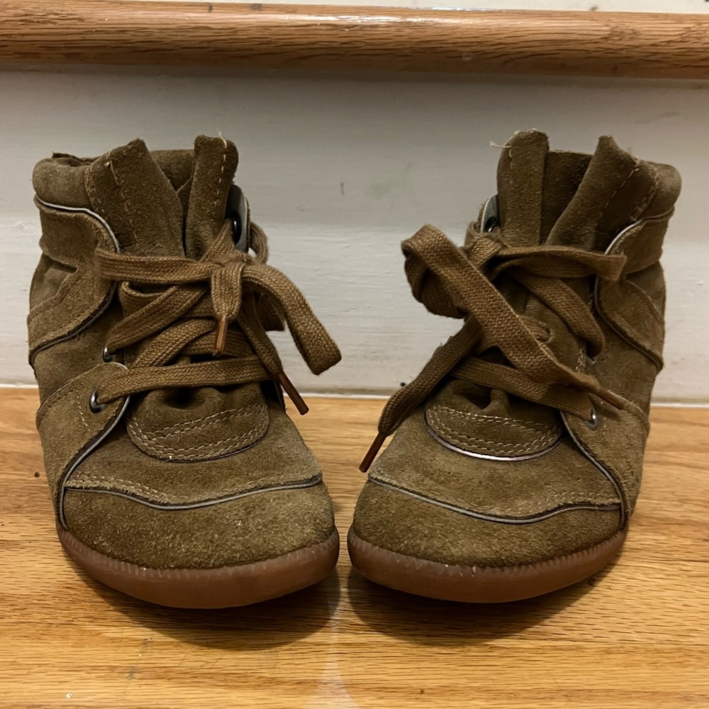 Schutz women’s suede boots size 5 used